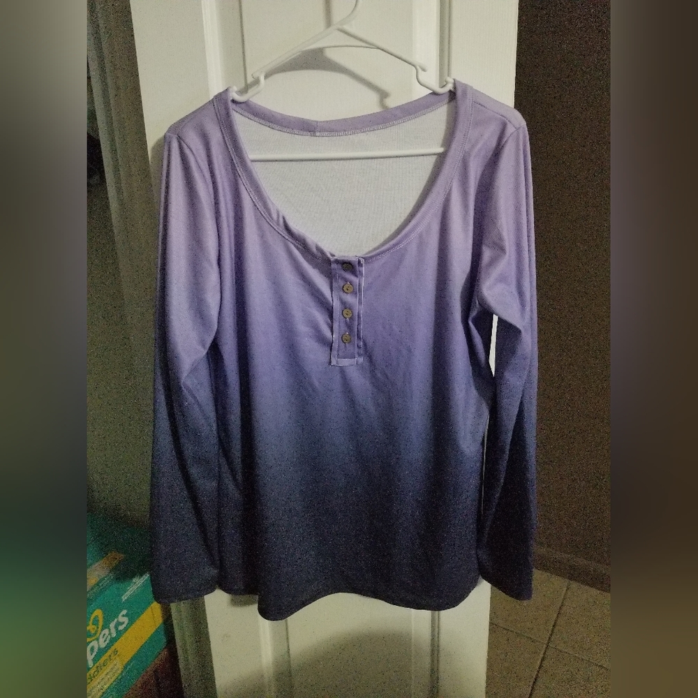 Purple/dark purple shirt